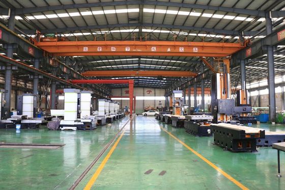 900mm テーブル 移動 香港 簡単に操作するために CNC 水平掘削フレッシングマシン