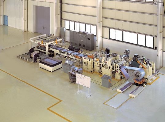 20Tコイル重量速度 鉄コイル固定長さ切断のためのギロチンシーリングマシン
