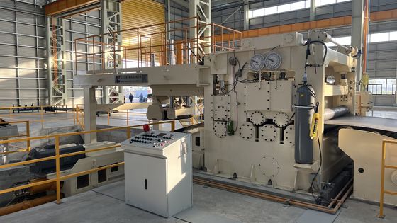 高生産性 滑らかな金属シート加工のための鋼コイル平衡回転機