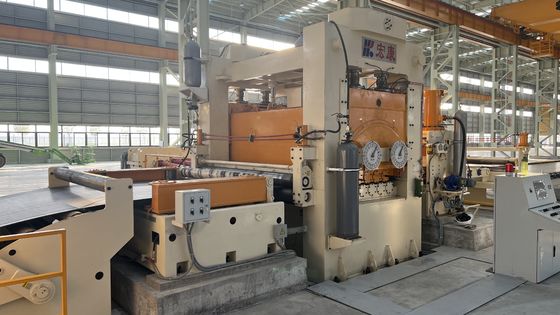 高生産性 滑らかな金属シート加工のための鋼コイル平衡回転機