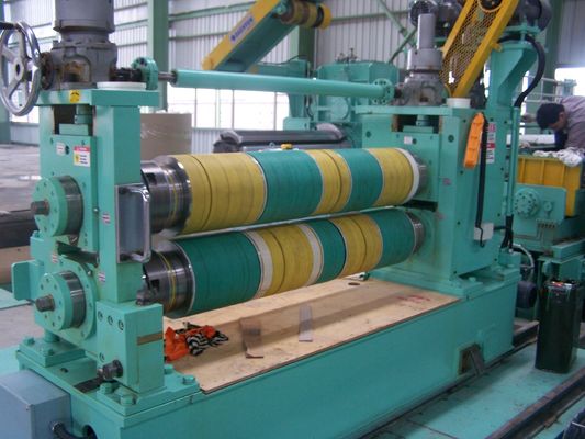 400KWの電源と0.252.3mmの厚さを持つ金属プレートコイル切断機