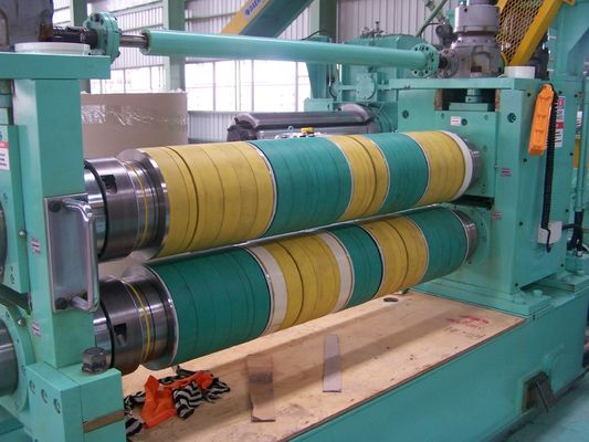 28000mm*14500mm*1100mmの競争力のある鉄コイル切断ライン サイズと0-20ストライプ
