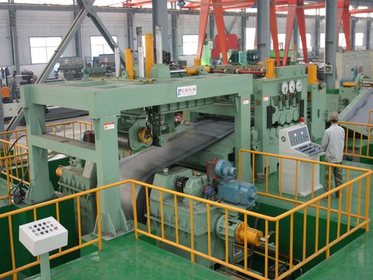 鉄板の平面化のための380v電圧金属直線と横切断機械