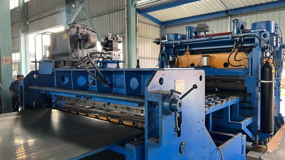 1-13mm 材料厚さ メタルシート 解巻と平ら化シェーリング生産ライン