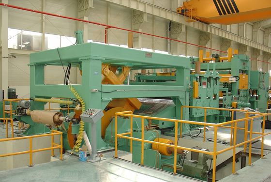 切断速度 0~30m/min のシート金属の解巻と水平化切削ライン