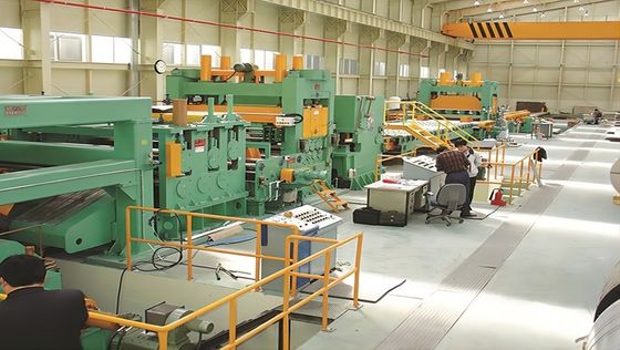切断速度 0~30m/min のシート金属の解巻と水平化切削ライン